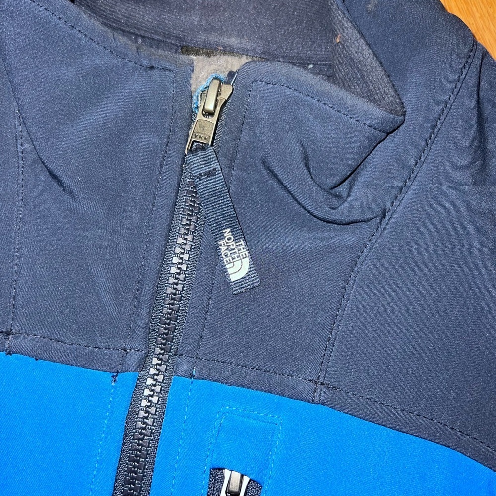 Boys size Large Northface raincoat - Picture 5 of 10